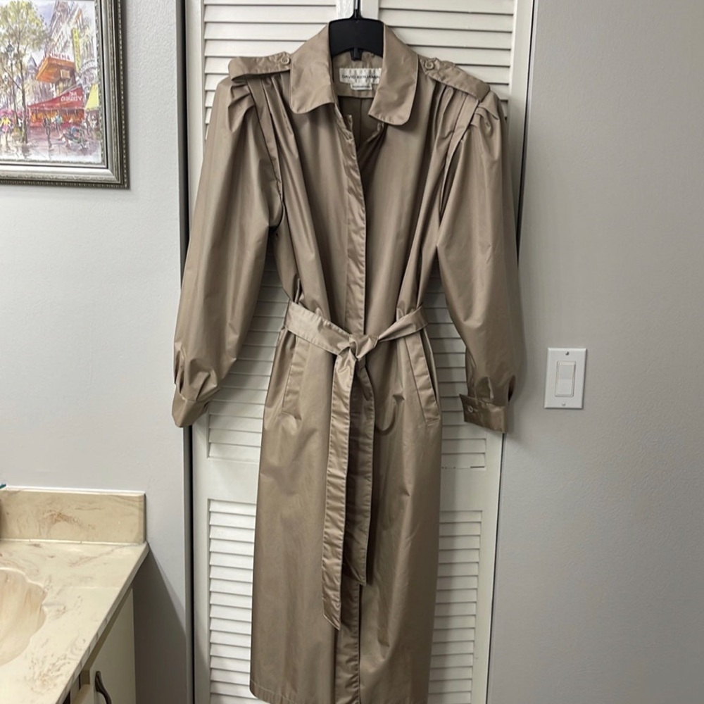 EUC David Benjamin Trench Coat (like new) - Picture 2 of 12